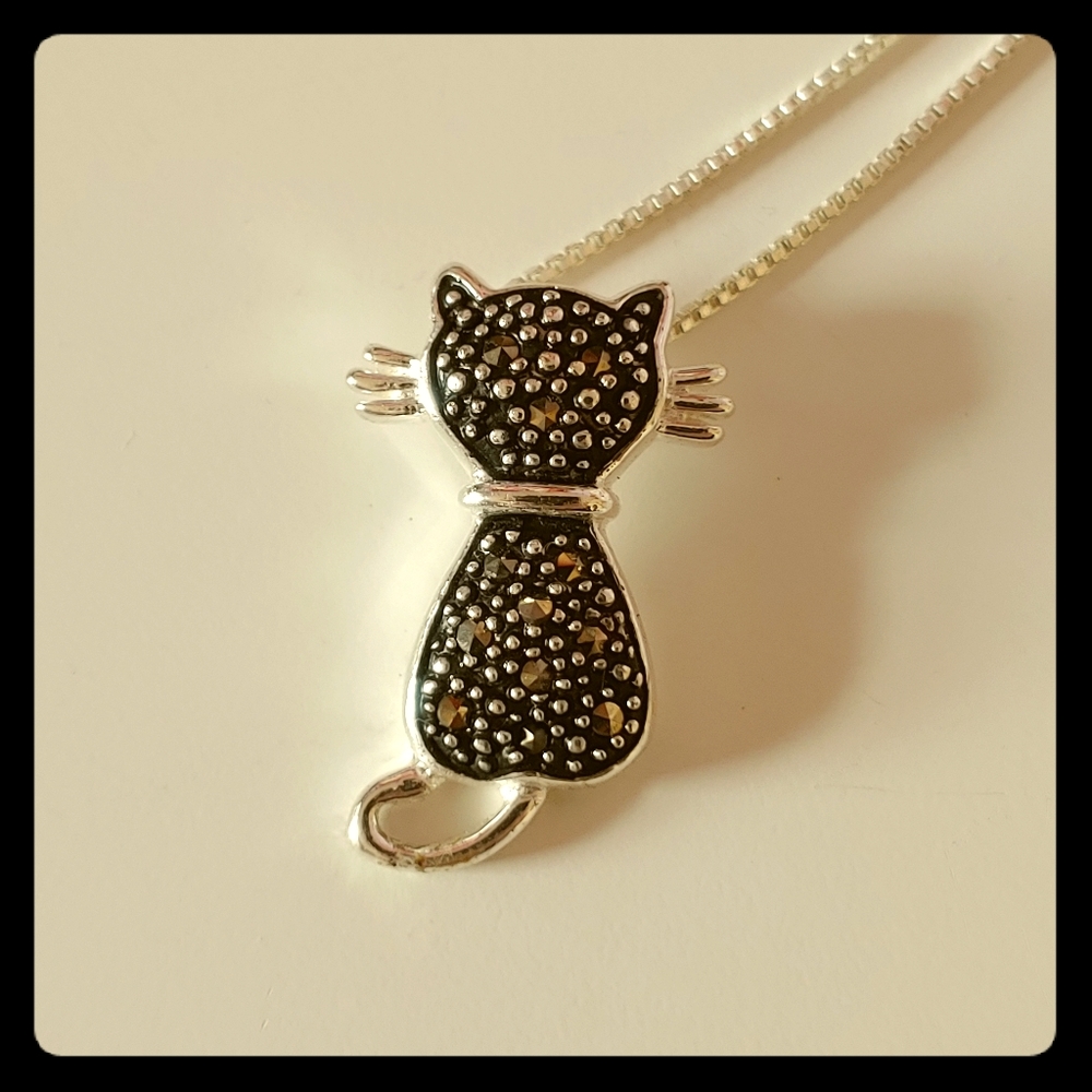 Cute kitty charm necklace